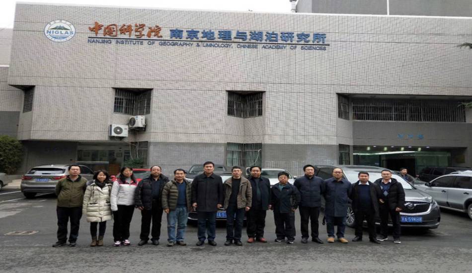 外省领导及南京市中科院地湖所教授一行至我司参建的金川河参观交流